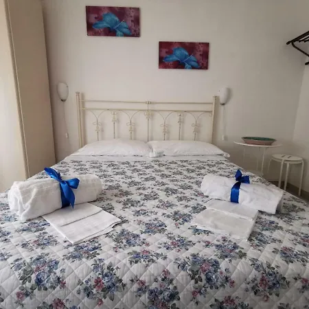 Midolo Bed & Breakfast *